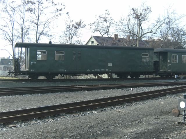 022) 974-123